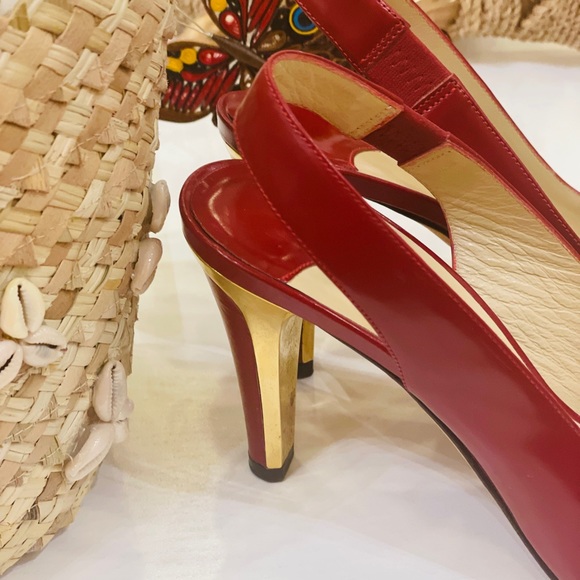 JIMMY CHOO Red Patent Leather Peep Toe Sling Back Pumps Gold Heel Sz 39 US 9 - Picture 3 of 13